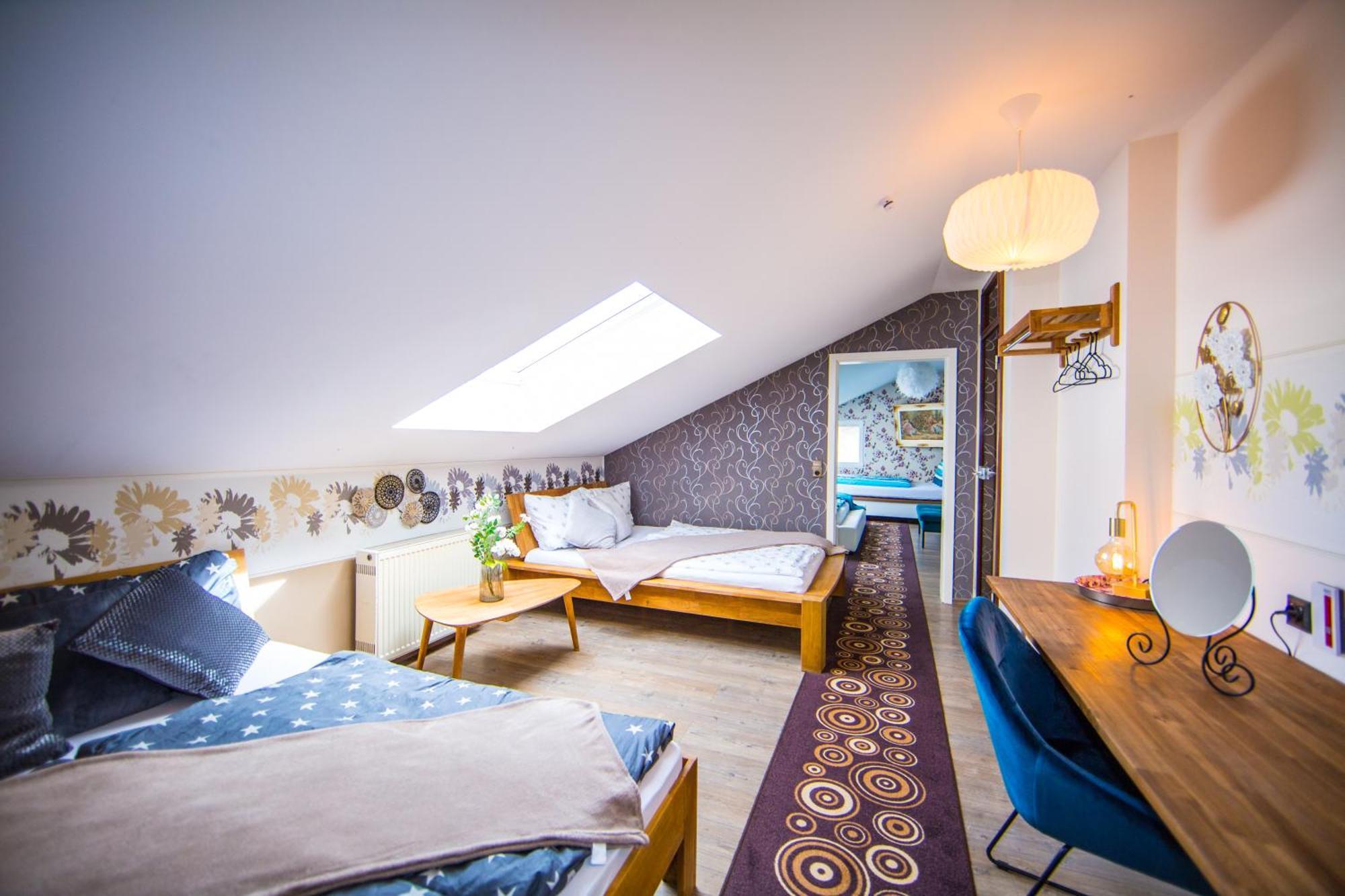 Bookeinfach Bad Ems - Private - Sauna Jacuzzi Whirlpool Swimmingpool Alahna Sup Beachvolleyball Billiards Ping Pong Cinema Theater Music Disco Ball Bbq Und Parkplaetze Exterior photo