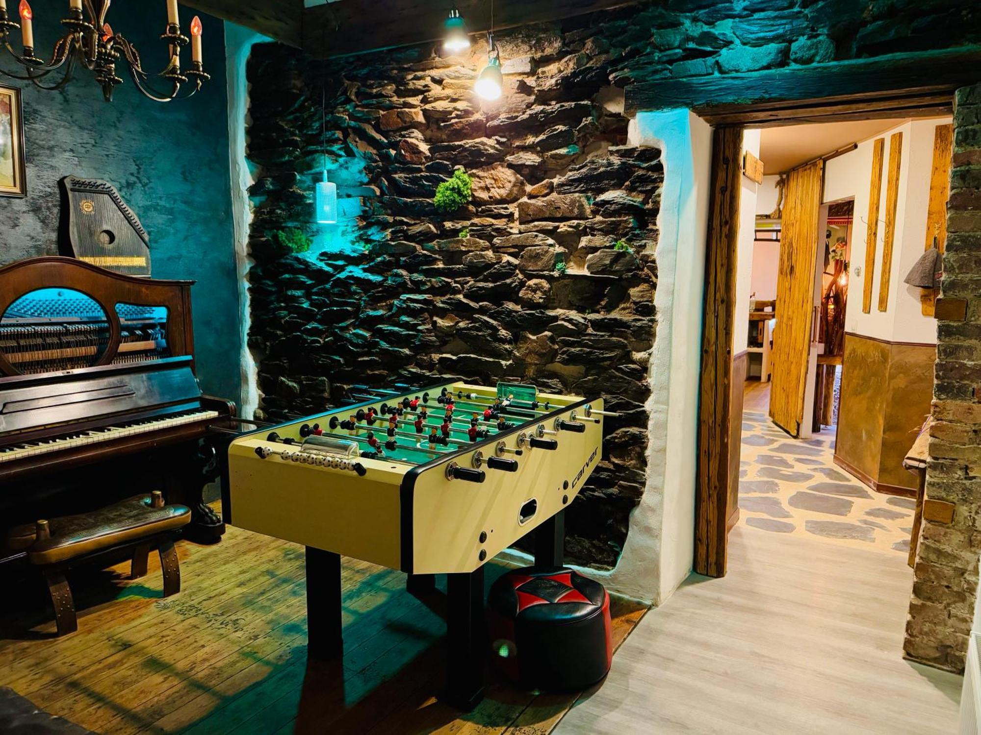 Bookeinfach Bad Ems - Private - Sauna Jacuzzi Whirlpool Swimmingpool Alahna Sup Beachvolleyball Billiards Ping Pong Cinema Theater Music Disco Ball Bbq Und Parkplaetze Exterior photo