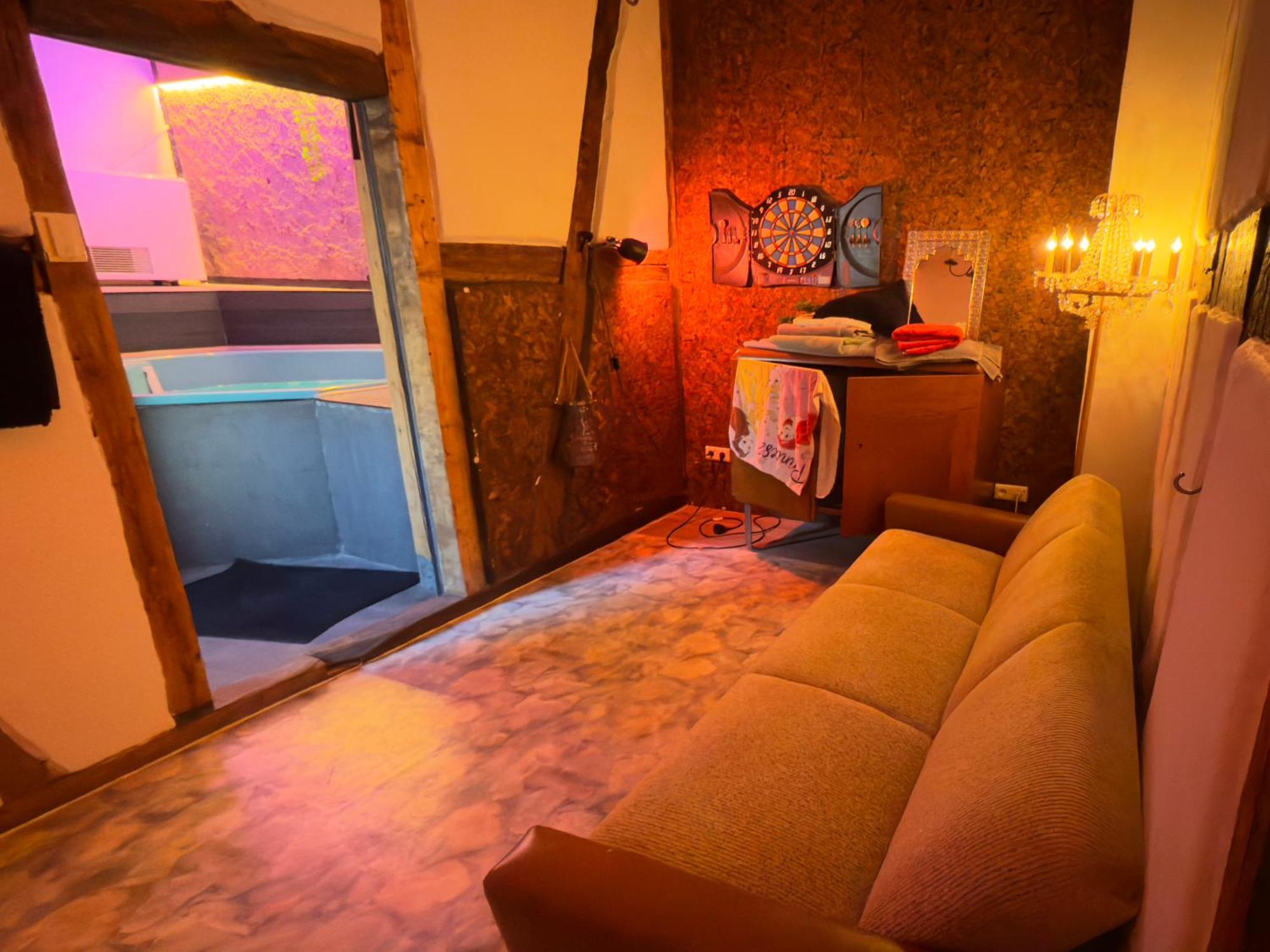 Bookeinfach Bad Ems - Private - Sauna Jacuzzi Whirlpool Swimmingpool Alahna Sup Beachvolleyball Billiards Ping Pong Cinema Theater Music Disco Ball Bbq Und Parkplaetze Exterior photo