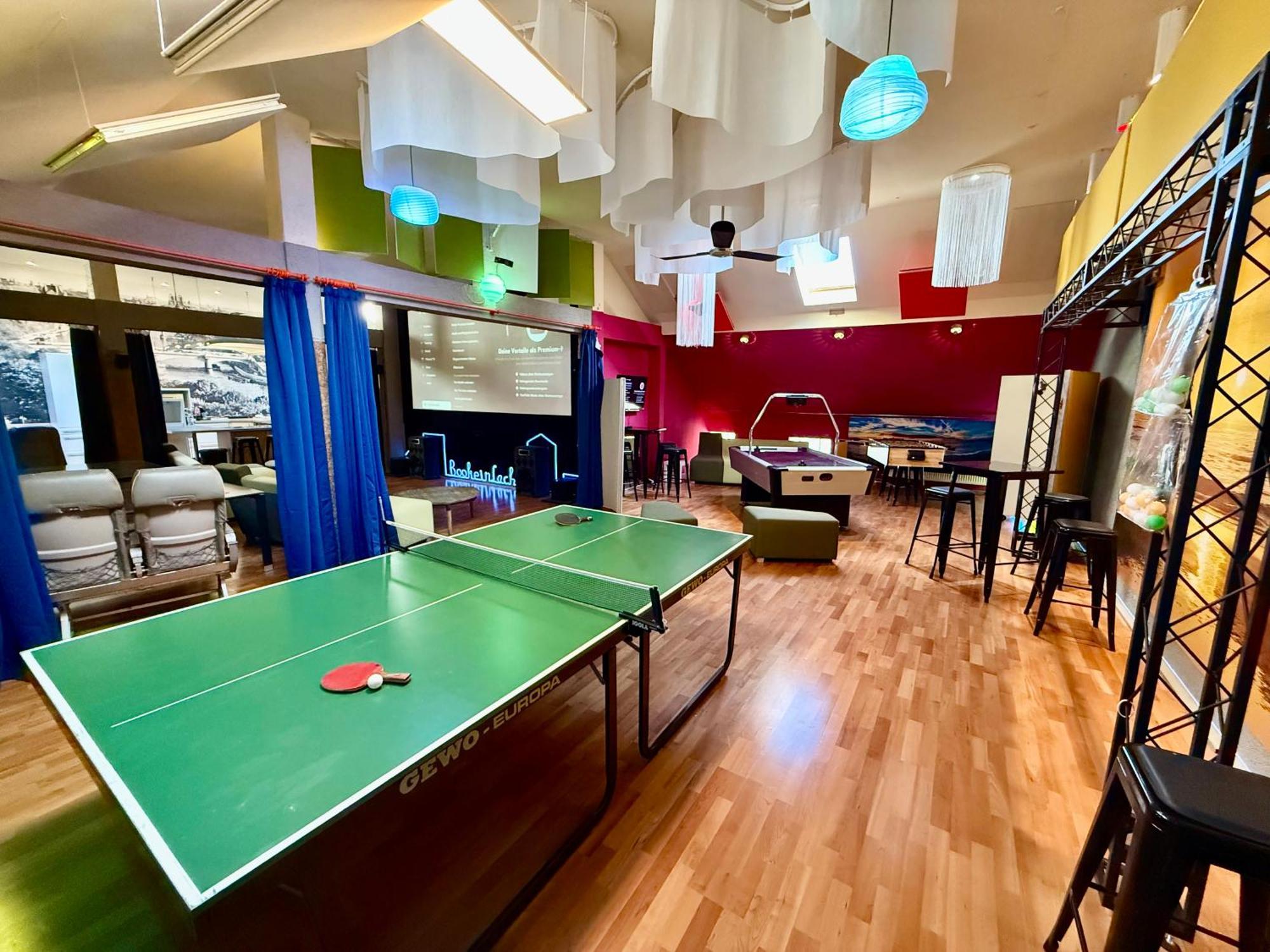 Bookeinfach Bad Ems - Private - Sauna Jacuzzi Whirlpool Swimmingpool Alahna Sup Beachvolleyball Billiards Ping Pong Cinema Theater Music Disco Ball Bbq Und Parkplaetze Exterior photo